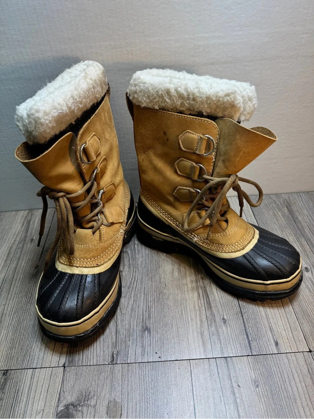 SOREL Caribou Tan Leather Black Rubber Insulated Snow Duck Boots Women’s Size 6